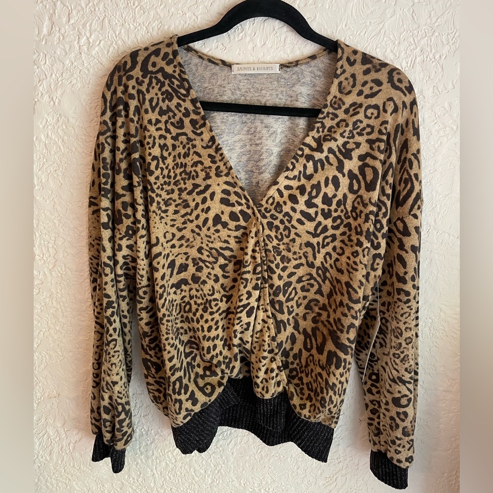 New Saints & Hearts Leopard Print V-neck Sweater
